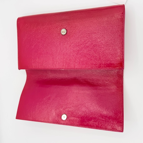 YSL Belle Du Jour patent clutch in a gorgeous pinky red! Nice vintage condition! - Picture 8 of 12
